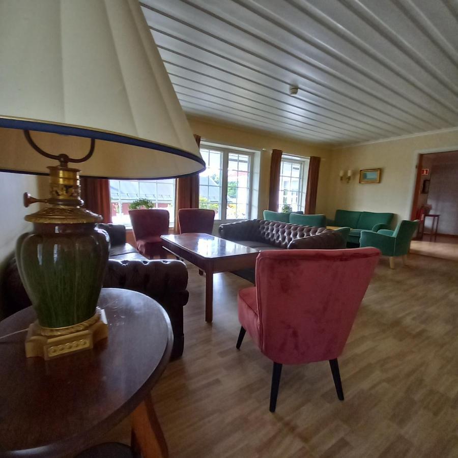 Sandbrekke Gjestegard Hotel Skjarhollen